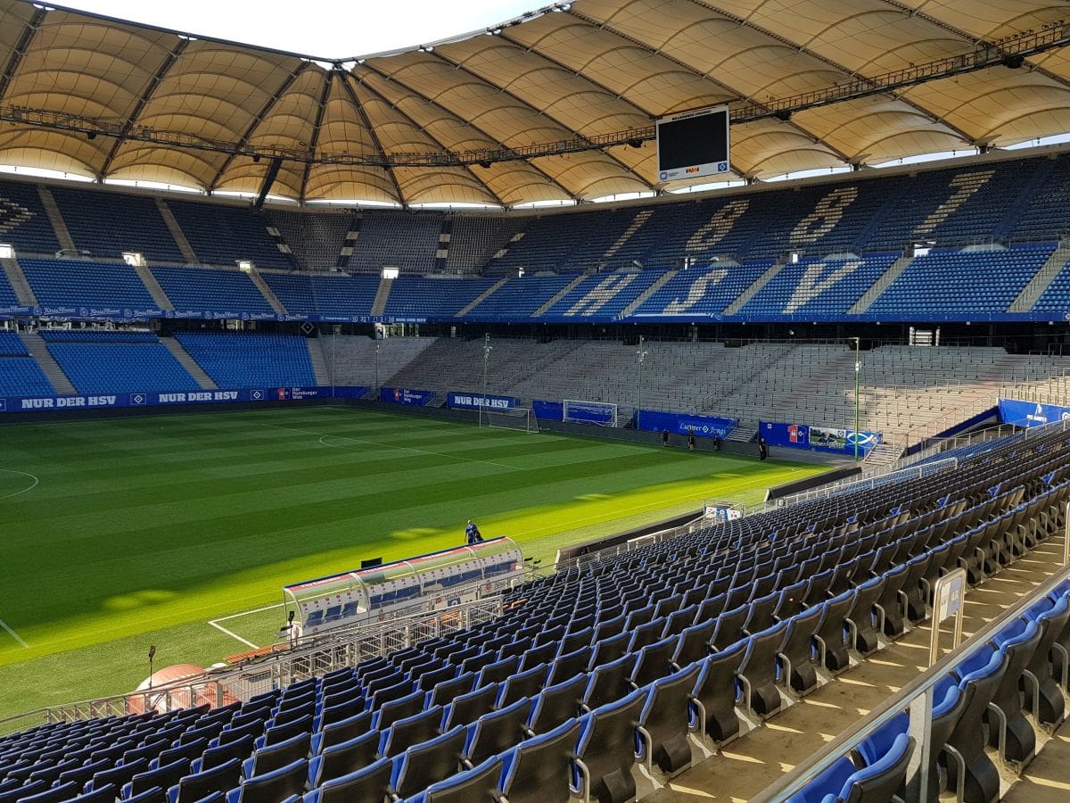 Rasen und Sitzplätze im HSV Stadion